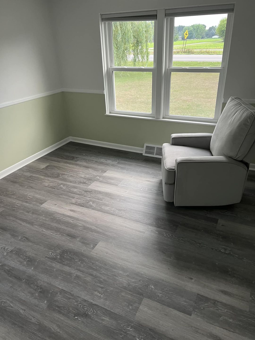 No photo description available.